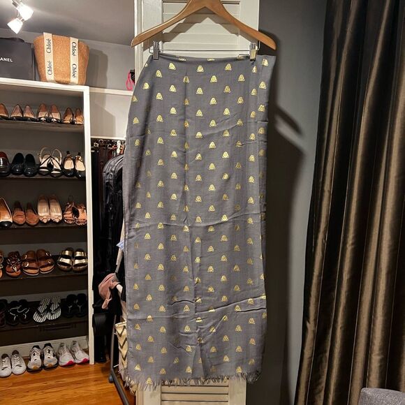 Graphic gold print scarf - Picture 2 of 4